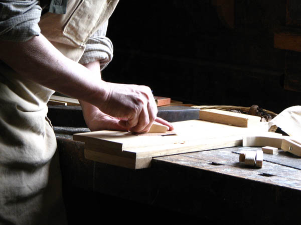 Nuestra <strong>carpintería de madera en  Benasau</strong> es una empresa de <strong>herencia familiar</strong>, por lo que  contamos con gran <strong>experiencia </strong>en la profesión.